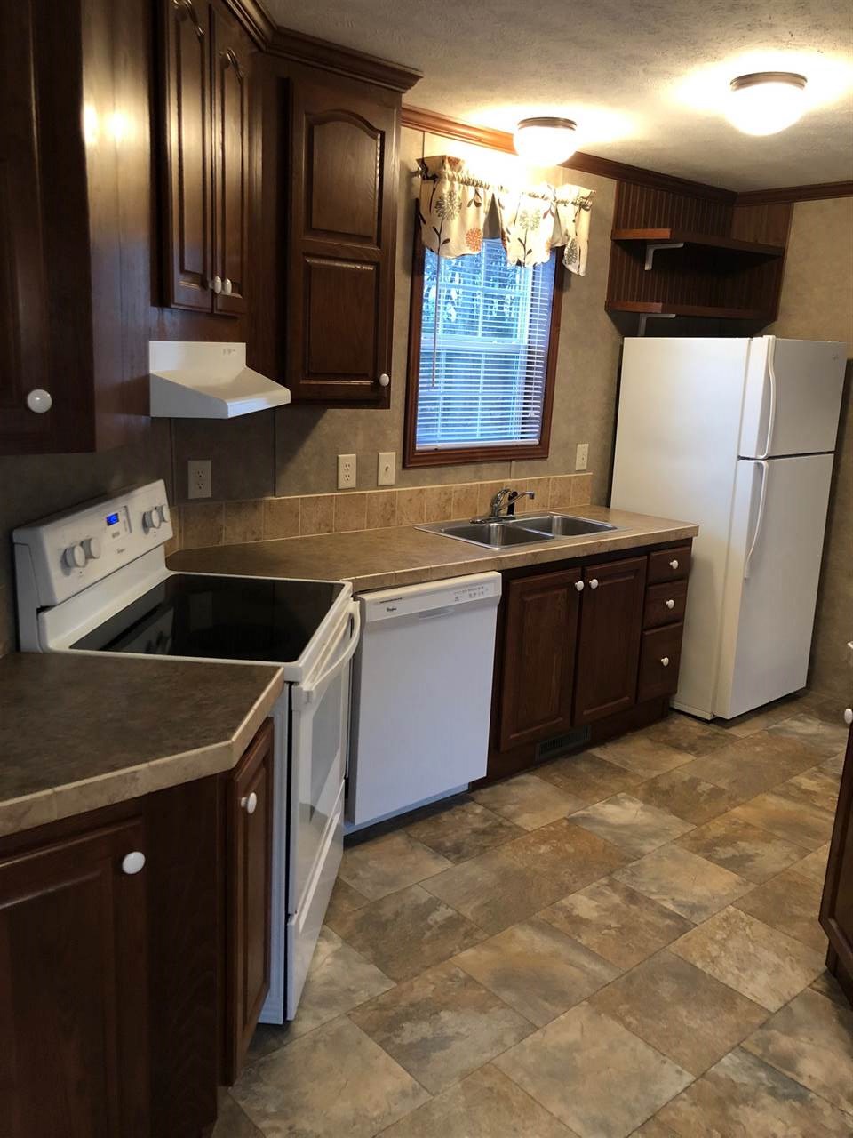 2 Hagop Road Salem, NH 03079 - Photo 6 of 10