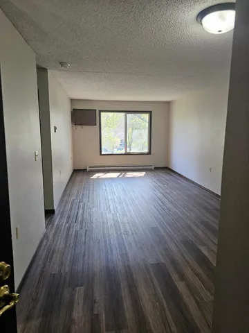 $675 | 808 Hills Avenue, Unit S110, Jackson, MN 56143