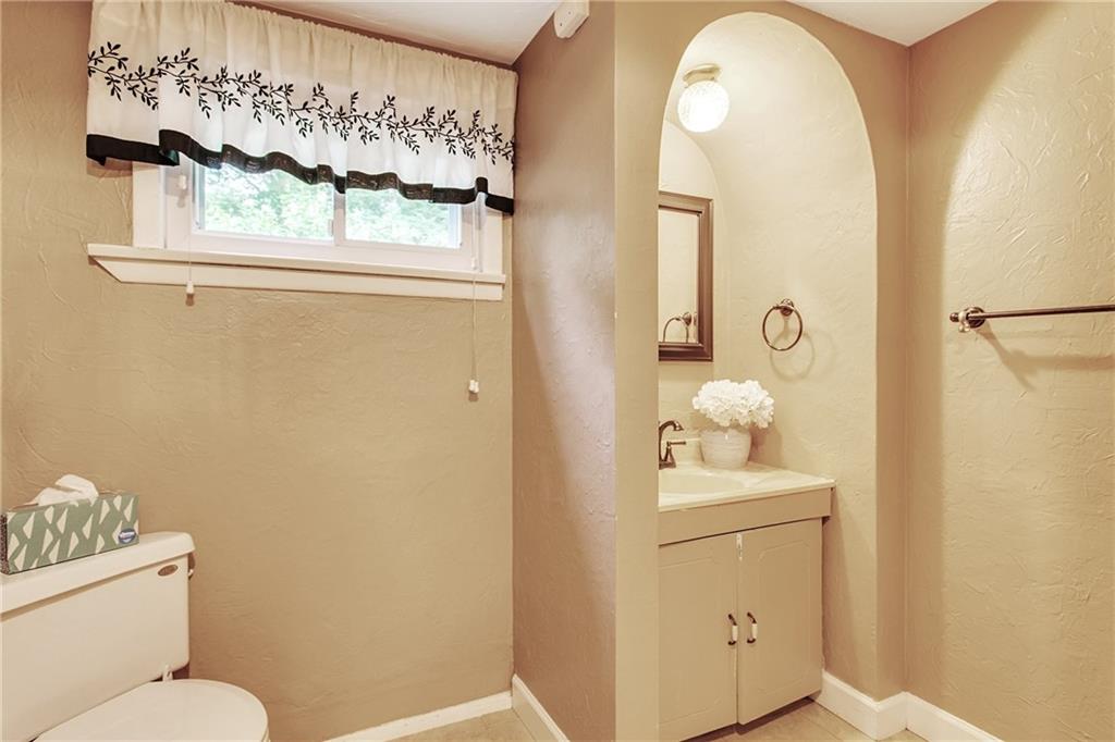 3080 Woodland Road Ambridge, PA 15003 - Photo 12 of 24 Gallery Image 12