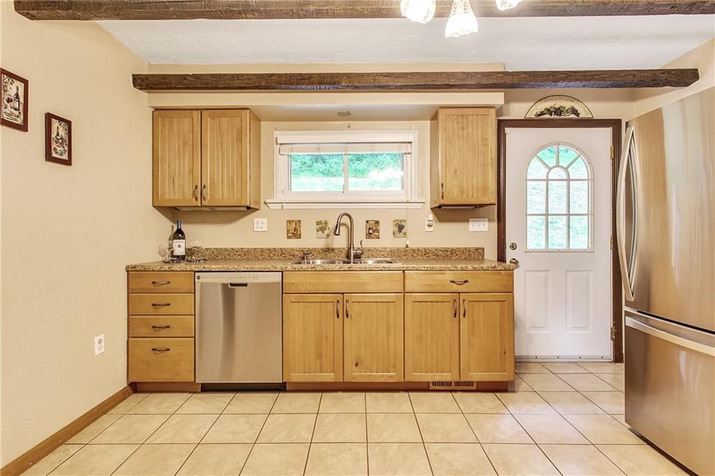 3080 Woodland Road Ambridge, PA 15003 - Photo 6 of 24 Gallery Image 6