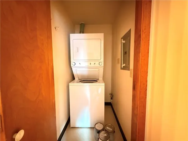 $169,900 | 504 Holly Court, Saxonburg, PA 16056