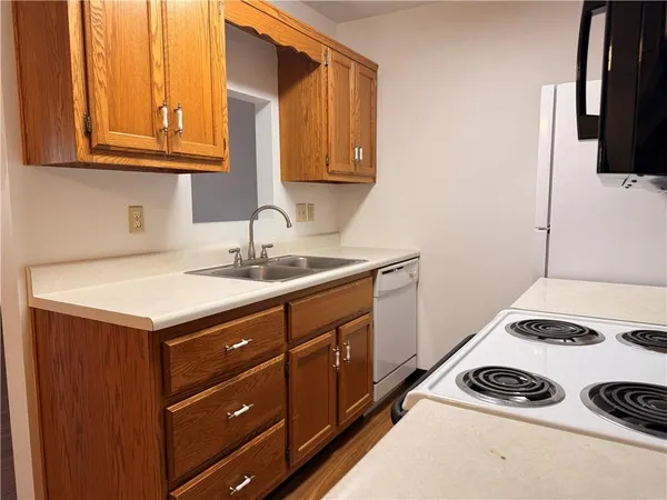 $169,900 | 504 Holly Court, Saxonburg, PA 16056