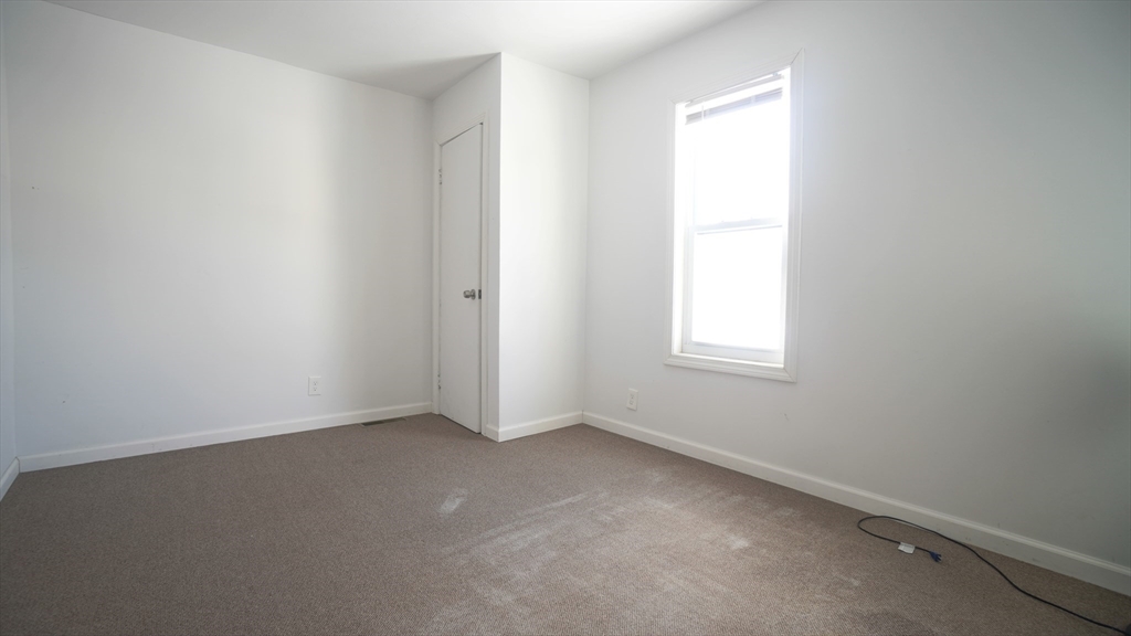 41 Olive Street Springfield, MA 01109 - Photo 26 of 38