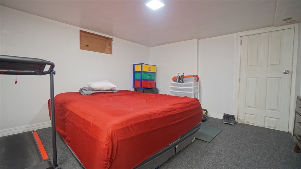 41 Olive Street Springfield, MA 01109 - Photo 28 of 38