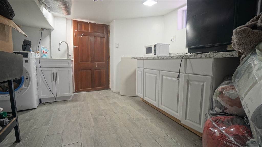 41 Olive Street Springfield, MA 01109 - Photo 31 of 38