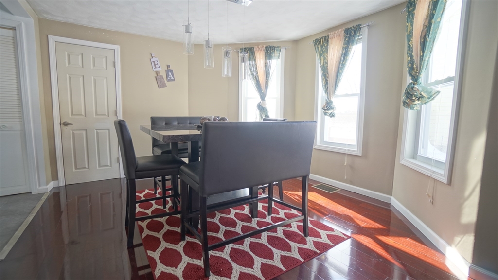 41 Olive Street Springfield, MA 01109 - Photo 8 of 38