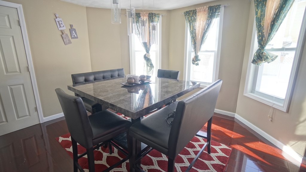 41 Olive Street Springfield, MA 01109 - Photo 9 of 38