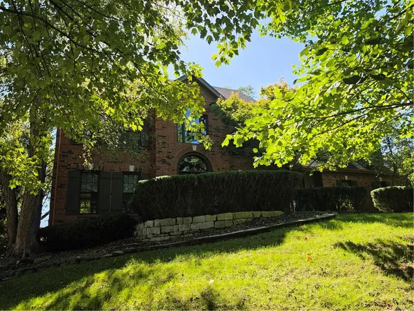 $815,000 | 4315 North Holly Court, Kansas City, MO 64116
