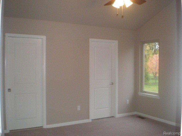 22398 Brantingham Road Macomb, MI 48044 - Photo 20 of 33 19 MB Bath & Closet.jpg