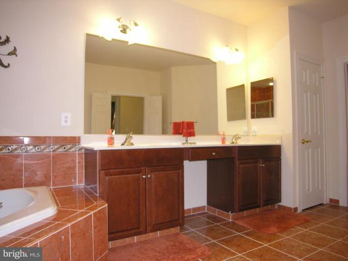 6406 Gayfields Road Alexandria, VA 22315 - Photo 19 of 30 Master Bath #2