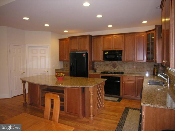 6406 Gayfields Road Alexandria, VA 22315 - Photo 3 of 30 Kitchen #2
