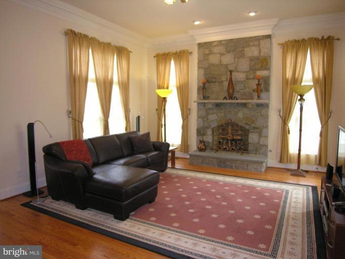 6406 Gayfields Road Alexandria, VA 22315 - Photo 7 of 30 Family Room