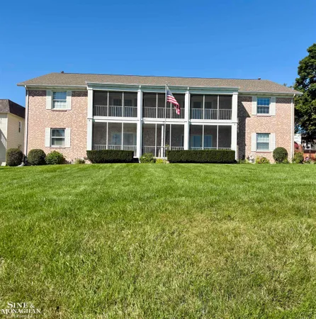 $289,900 | 601 North Riverside Avenue, St. Clair, MI 48079