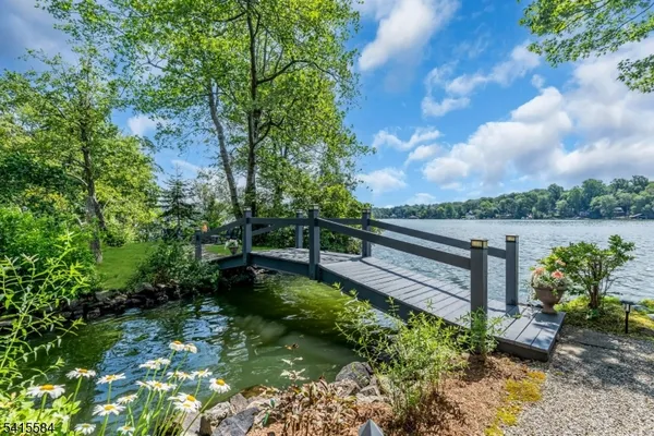 $3,000,000 | 29 Air Castle Isle, Hopatcong, NJ 07821