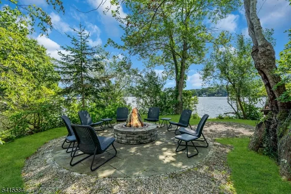 $3,000,000 | 29 Air Castle Isle, Hopatcong, NJ 07821