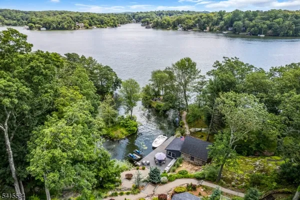 $3,000,000 | 29 Air Castle Isle, Hopatcong, NJ 07821