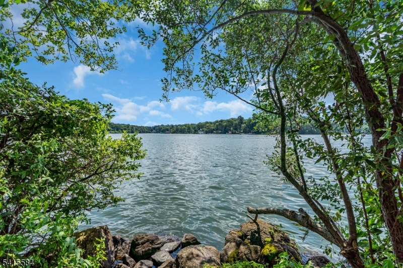 29 Air Castle Isle Hopatcong, NJ 07821 - Photo 5 of 50