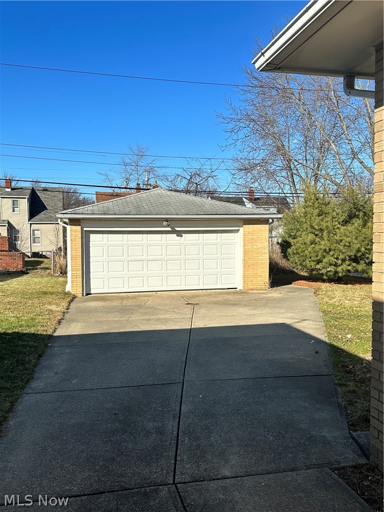 13521 Carpenter Road Garfield Heights, OH 44125 - Photo 2 of 14