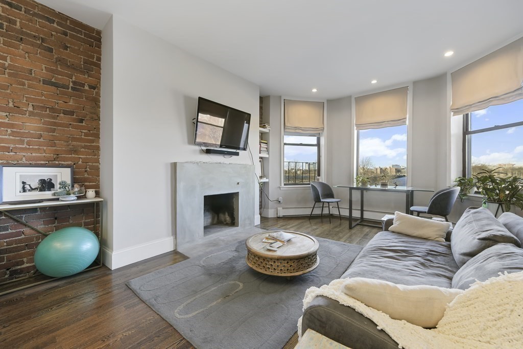 482 Beacon Street, Unit 32 Boston, MA 02115 - Photo 4 of 16
