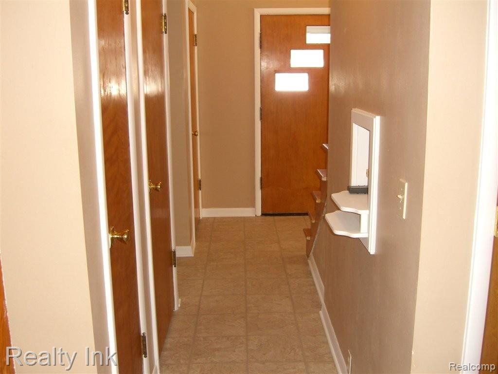 3974 Golfside Road Ypsilanti, MI 48197 - Photo 14 of 24 Picture 022.jpg