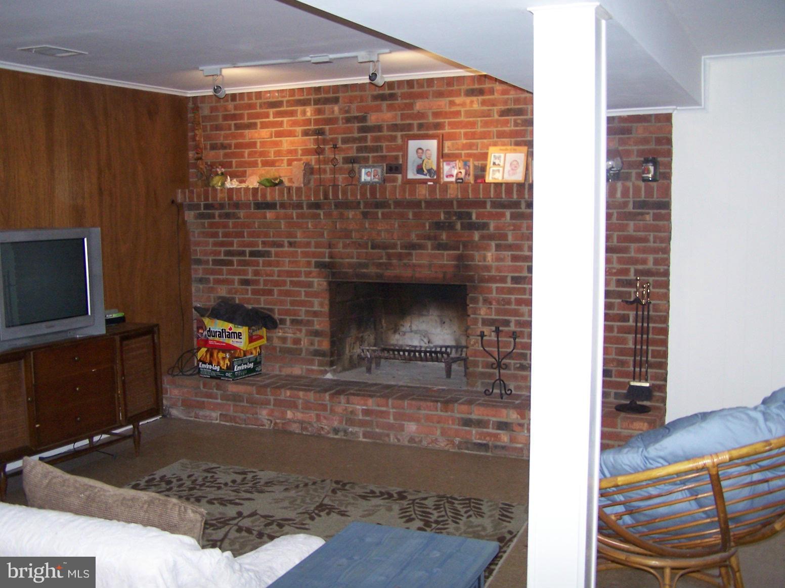522 Manor Road Severna Park, MD 21146 - Photo 22 of 26 Family Room