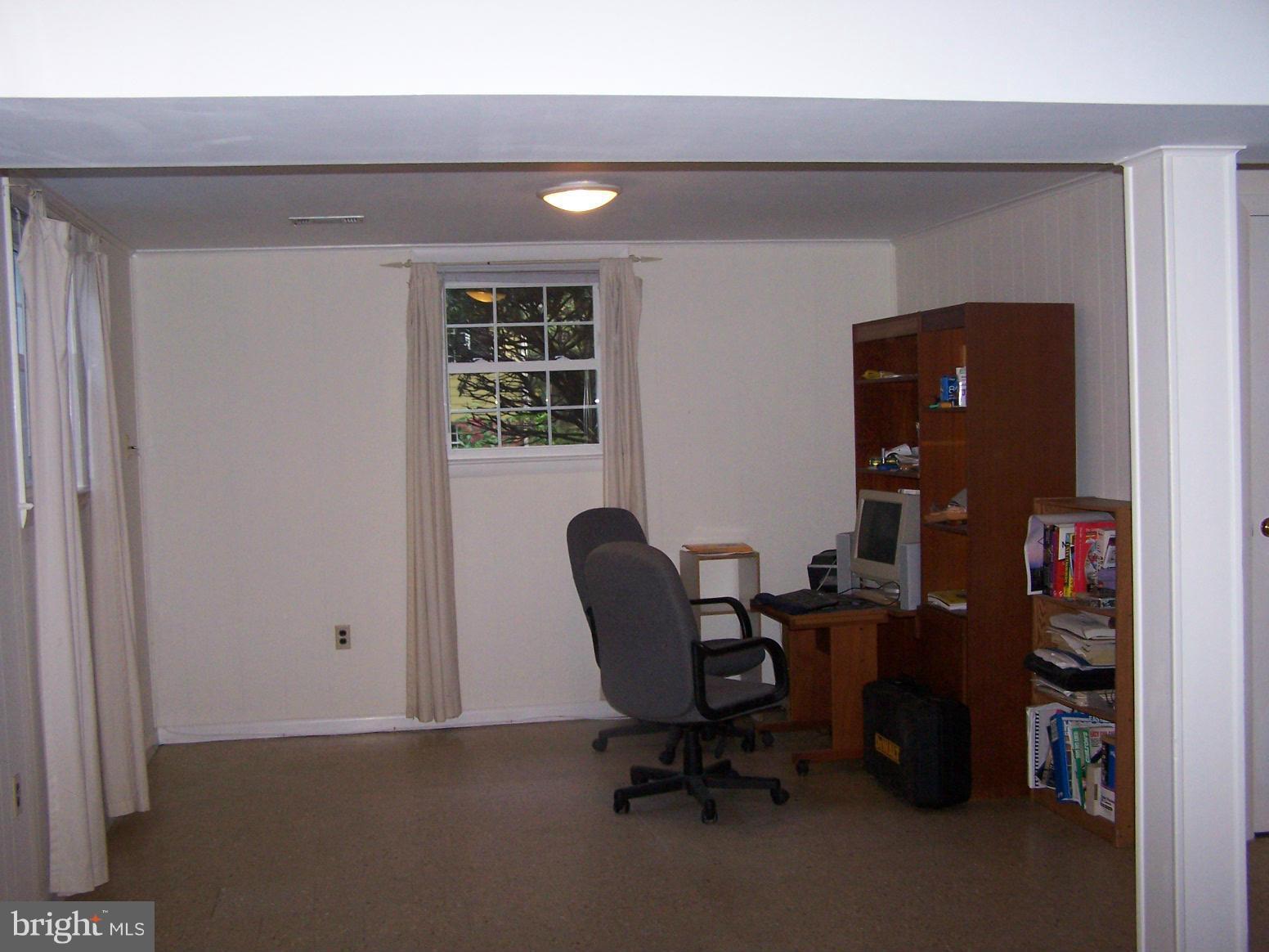 522 Manor Road Severna Park, MD 21146 - Photo 23 of 26 Family Room