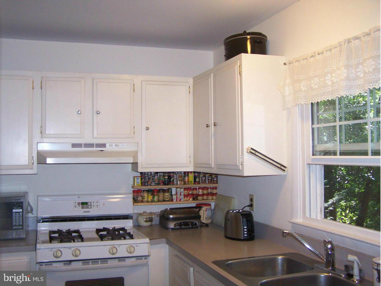 522 Manor Road Severna Park, MD 21146 - Photo 5 of 26 Kitchen