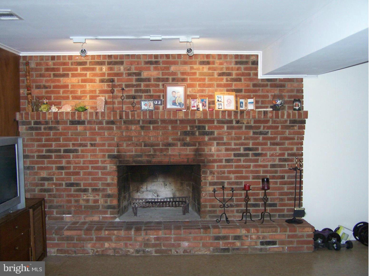 522 Manor Road Severna Park, MD 21146 - Photo 9 of 26 Family Room
