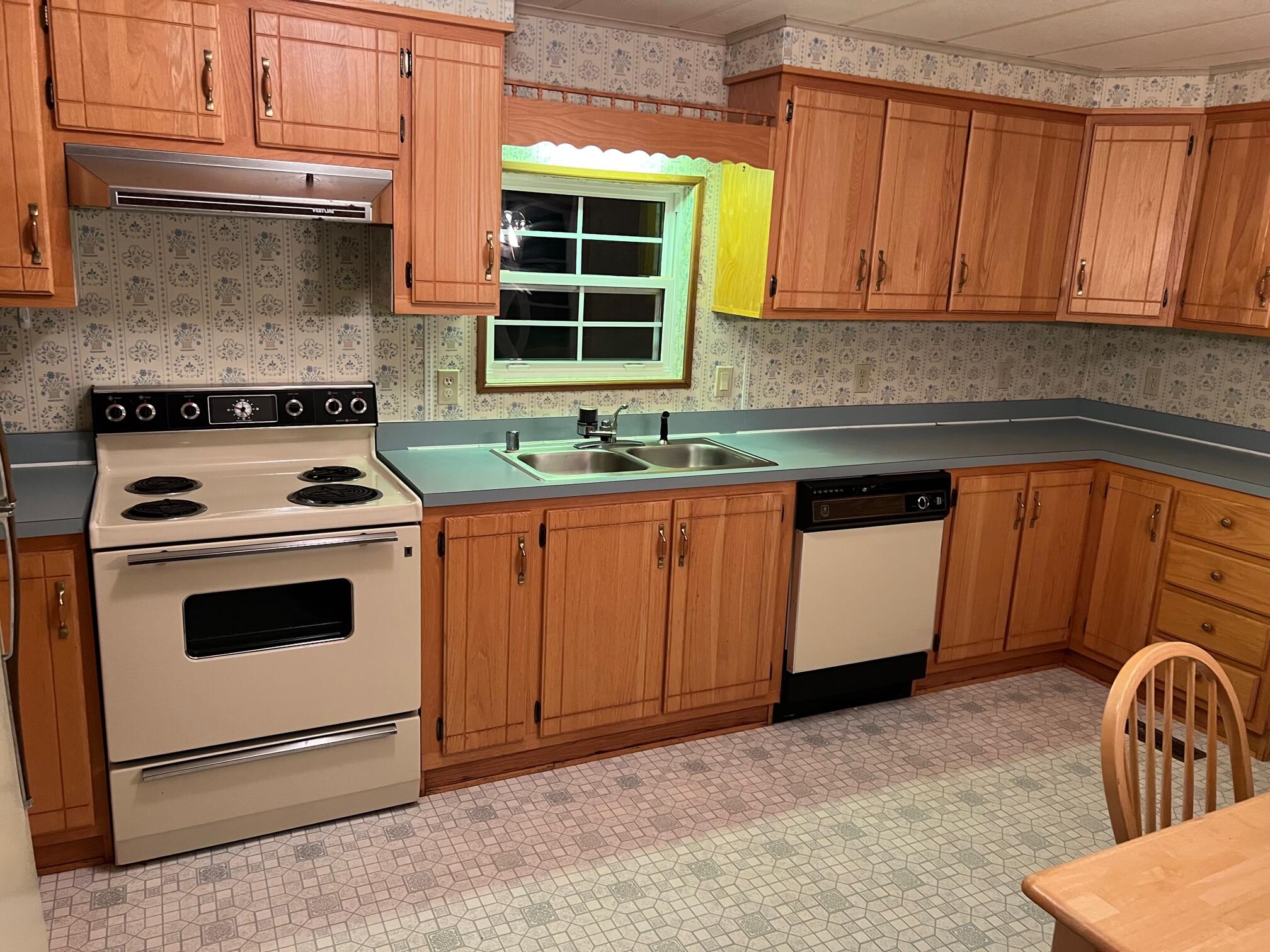 65 Ferry Road Brooksville, ME 04617 - Photo 4 of 14 IMG_6388