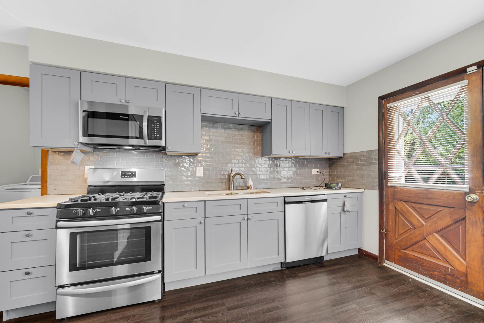 10S426 Ruth Drive Lemont, IL 60439 - Photo 6 of 25