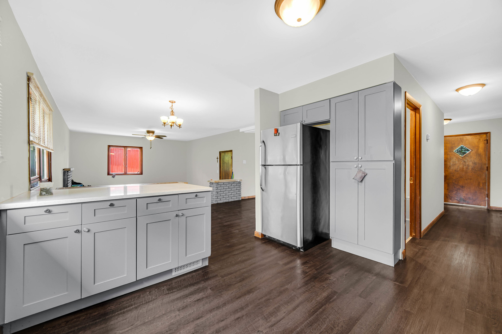10S426 Ruth Drive Lemont, IL 60439 - Photo 8 of 25