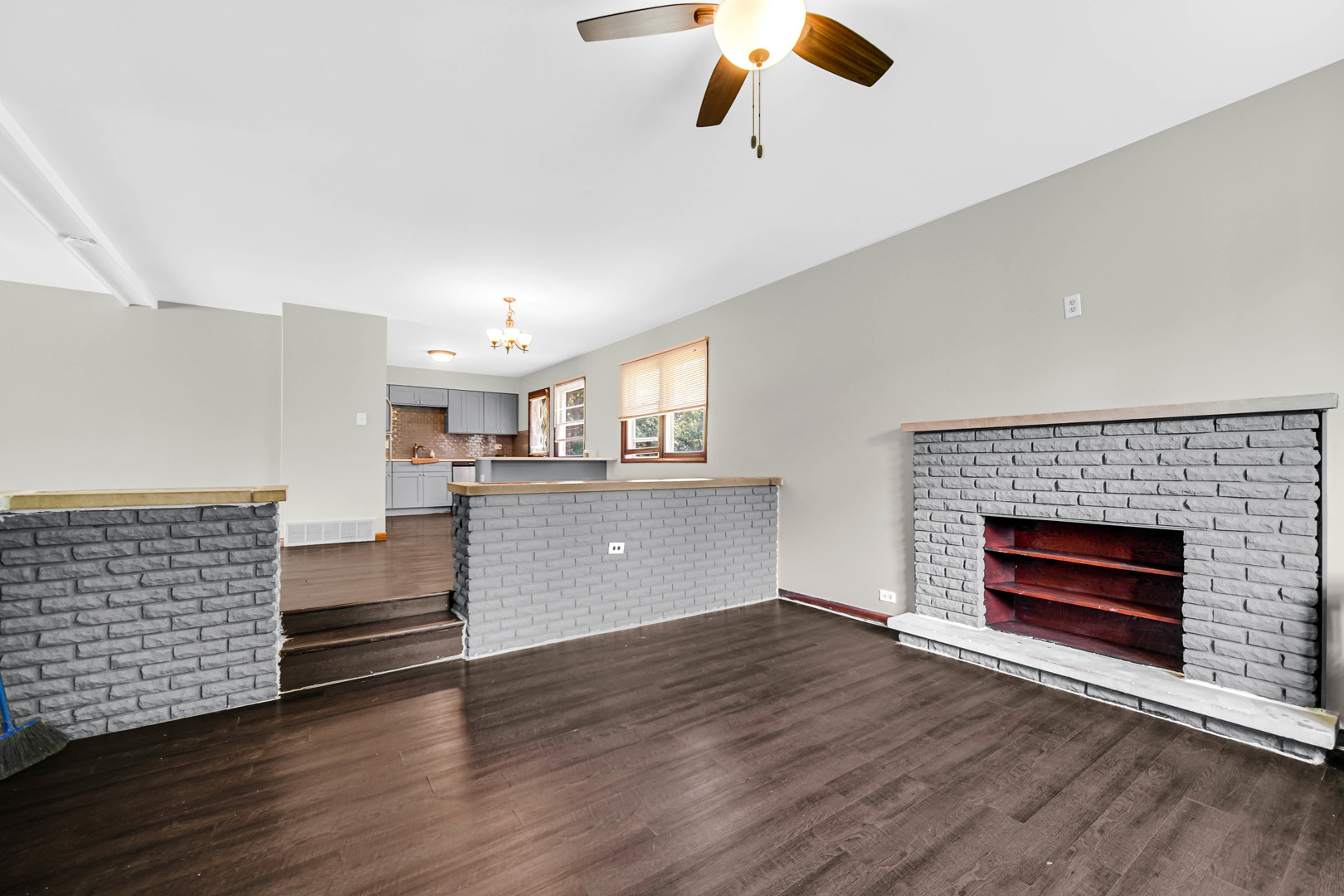10S426 Ruth Drive Lemont, IL 60439 - Photo 9 of 25