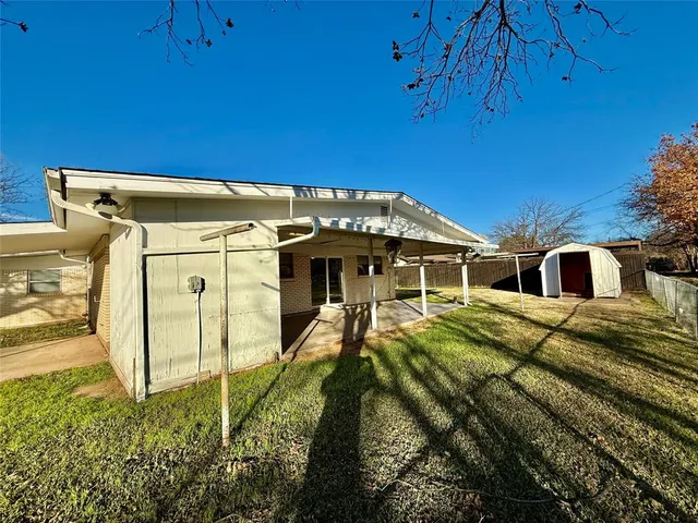 $2,500 | 2000 Southeast 10th Street, Mineral Wells, TX 76067