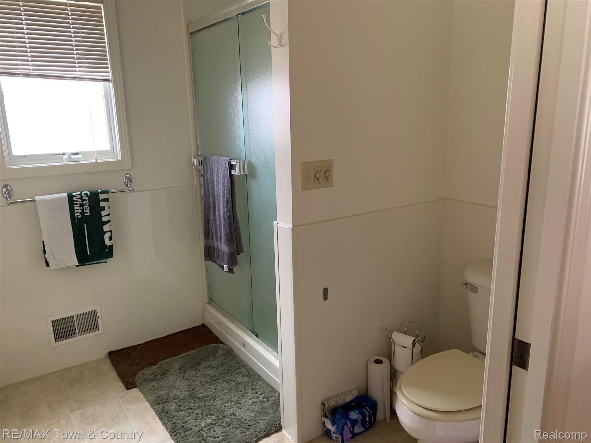 9044 North Bray Road Clio, MI 48420 - Photo 24 of 30 Bray bath2.jpg