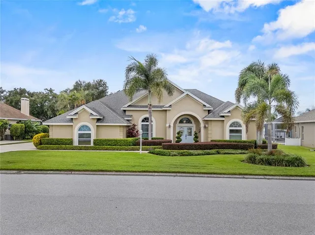 $799,977 | 220 Ruby Lake Lane, Winter Haven, FL 33884