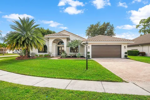 $882,500 | 5723 Aspen Ridge Circle, Delray Beach, FL 33484