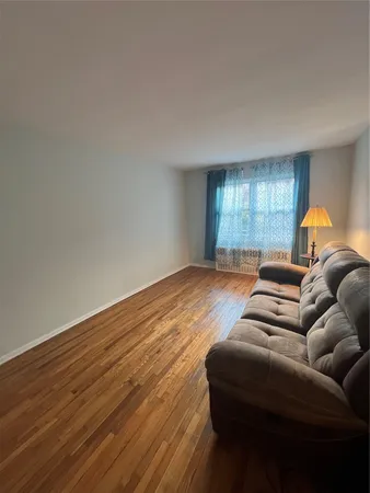 $2,350 | 41-20 210th Street, Unit 1 | Bayside