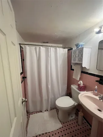 $2,350 | 41-20 210th Street, Unit 1 | Bayside