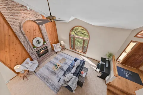 $550,000 | 10510 Stratford Place, Mequon, WI 53092