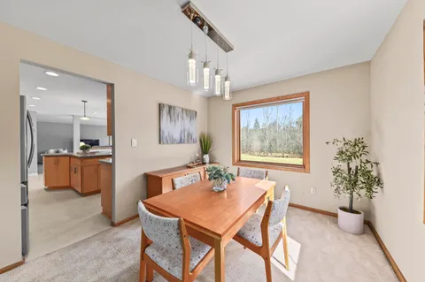 $550,000 | 10510 Stratford Place, Mequon, WI 53092