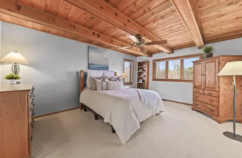 $550,000 | 10510 Stratford Place, Mequon, WI 53092