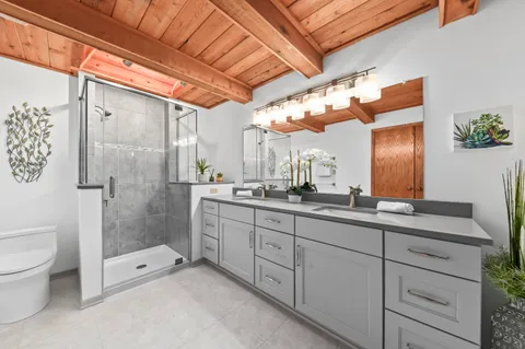 $550,000 | 10510 Stratford Place, Mequon, WI 53092