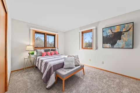 $550,000 | 10510 Stratford Place, Mequon, WI 53092