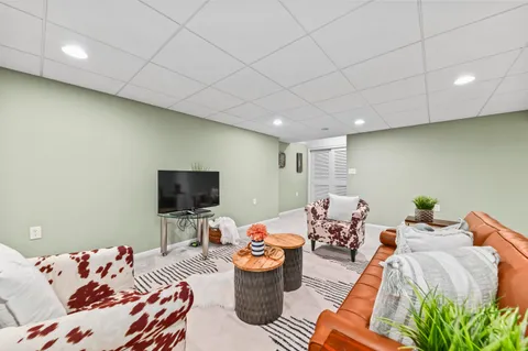 $550,000 | 10510 Stratford Place, Mequon, WI 53092