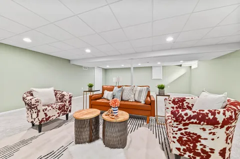 $550,000 | 10510 Stratford Place, Mequon, WI 53092