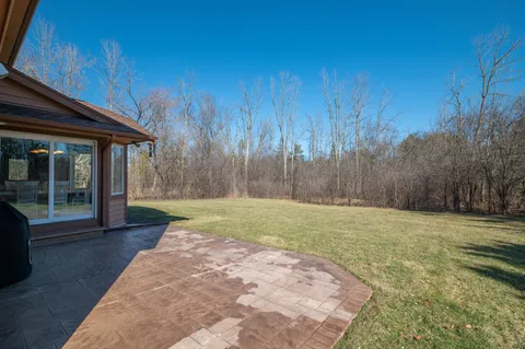 $550,000 | 10510 Stratford Place, Mequon, WI 53092