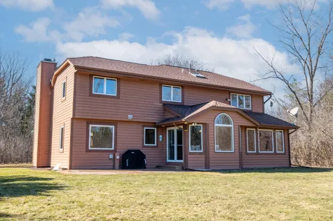 $550,000 | 10510 Stratford Place, Mequon, WI 53092