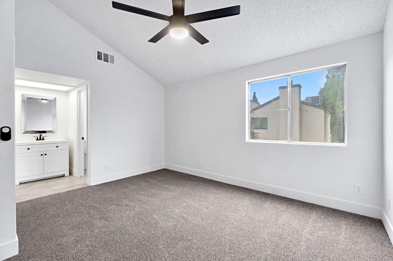 3622 West Terrace Avenue Fresno, CA 93722 - Photo 18 of 33