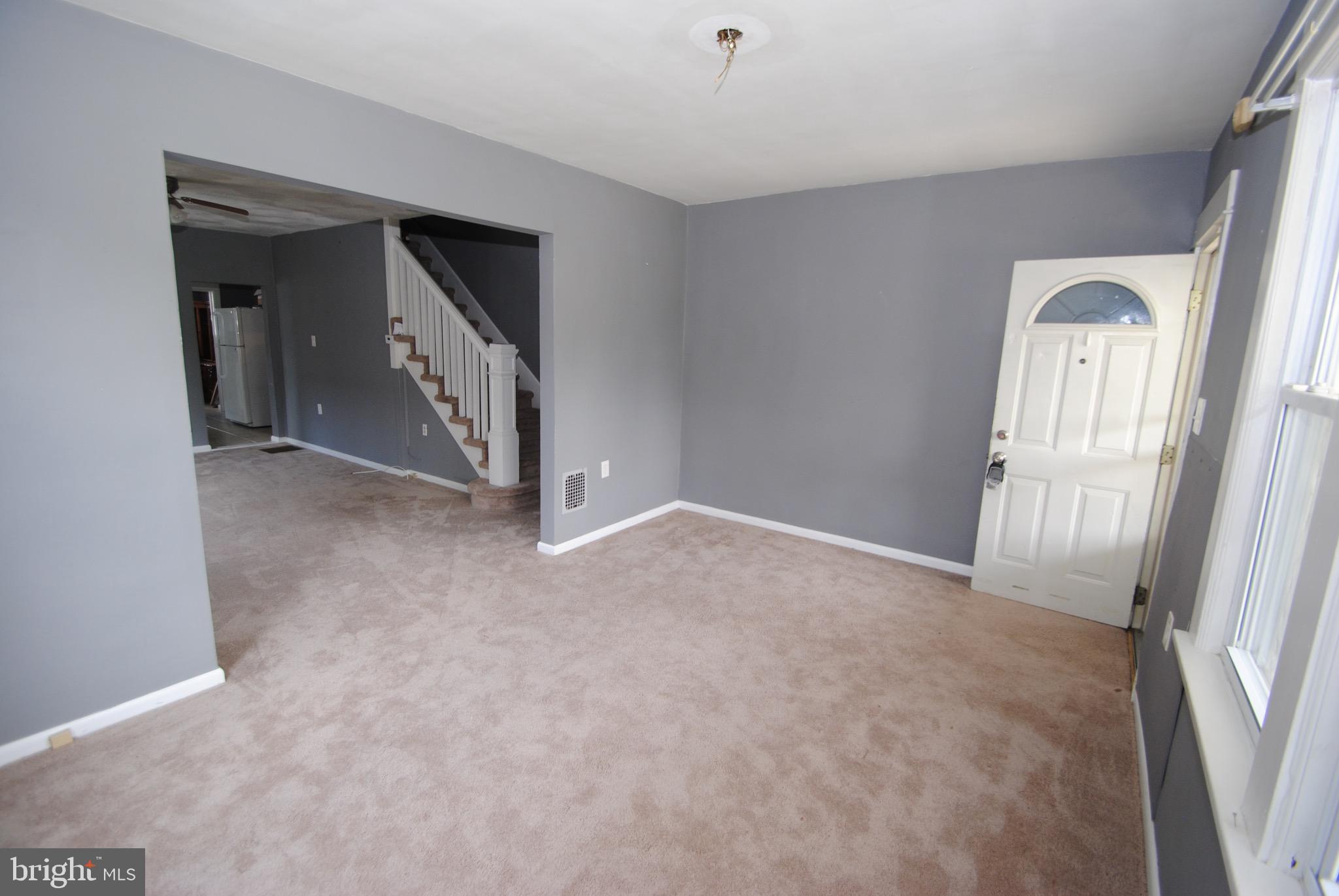 313 Dauphin Street Riverside, NJ 08075 - Photo 3 of 13 Living room