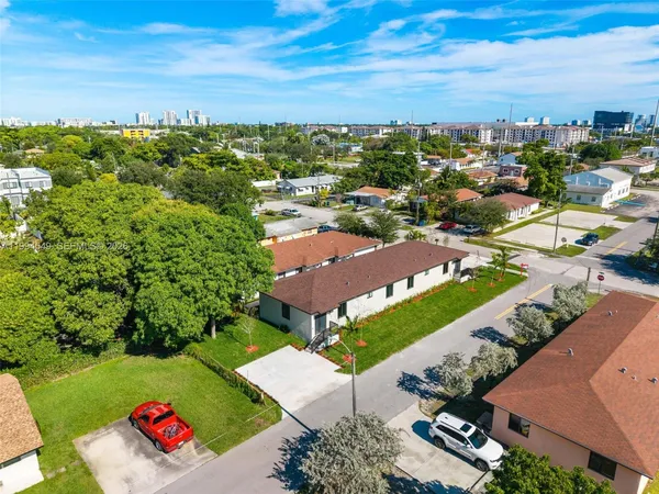 $3,500 | 601 Northwest 3rd Avenue, Unit A, Hallandale Beach, FL 33009